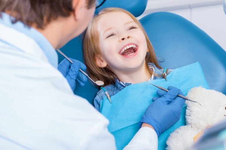 La Pulizia Dei Denti Fa Male Miti Da Sfatare E Dove Farla Dentista 