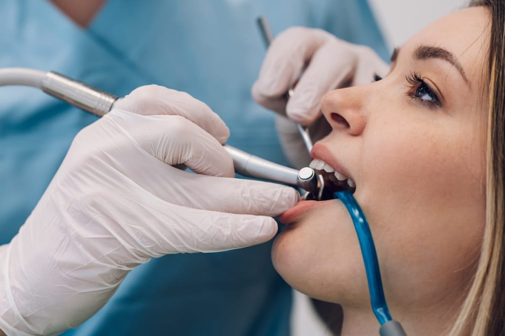la-pulizia-dentale-fa-male